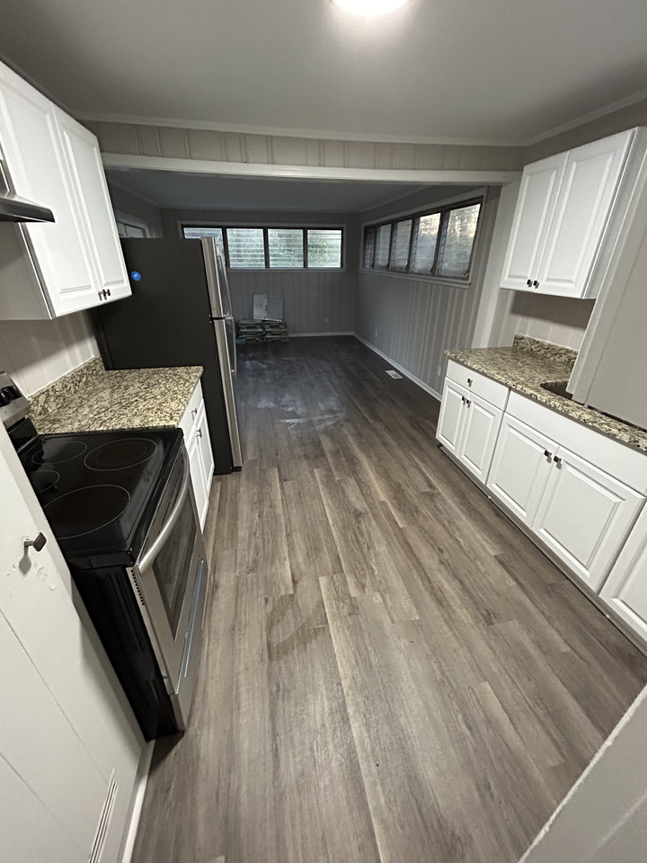 2871 Blount St - Photo 4 of 10