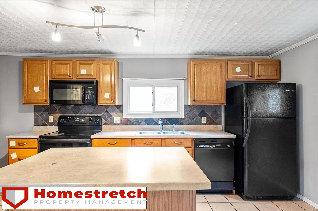 8109 Mathilda Ave - Photo 3 of 10