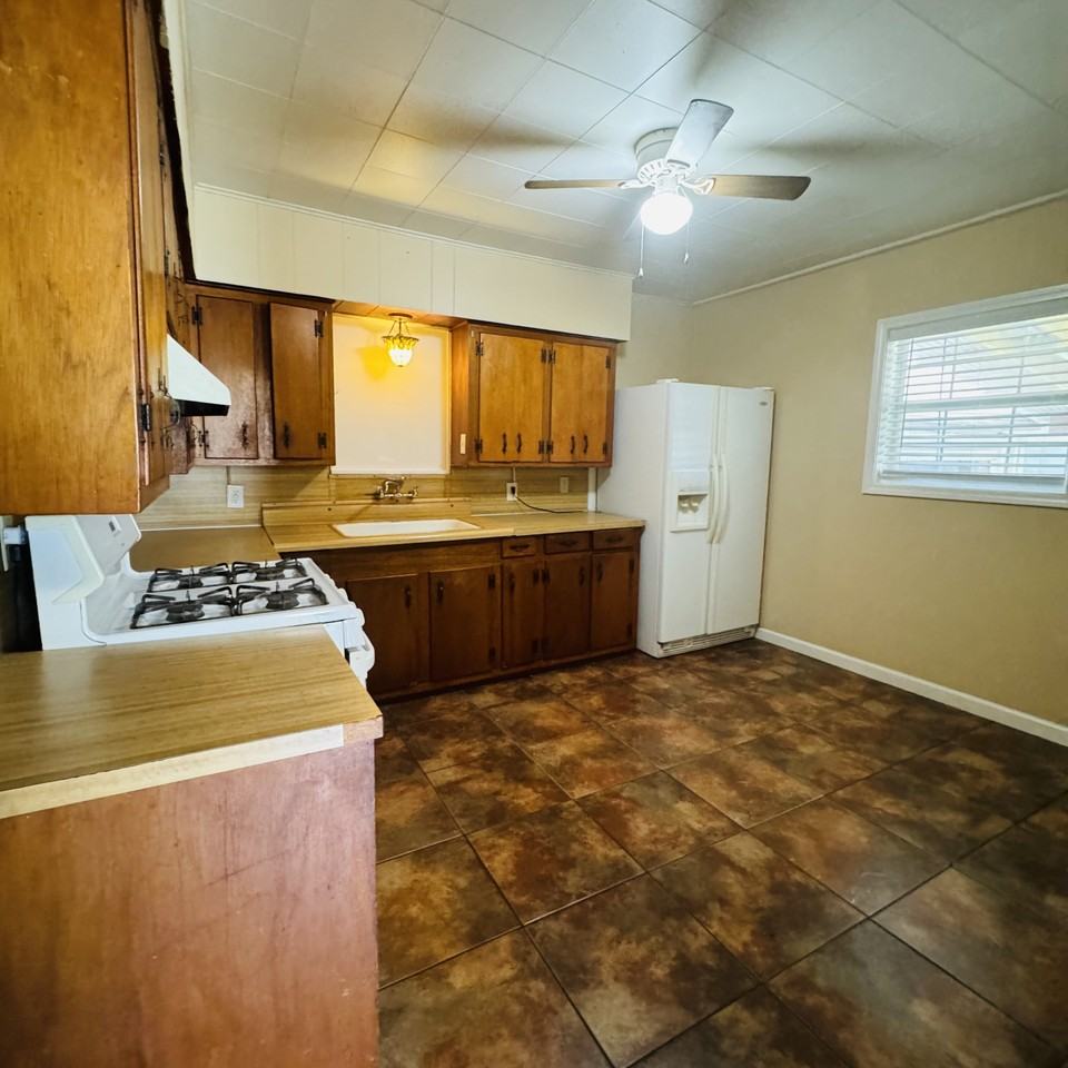207 N 22Nd St - Photo 3 of 9