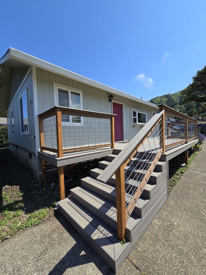 820 Driftwood Ln - Photo 2 of 33