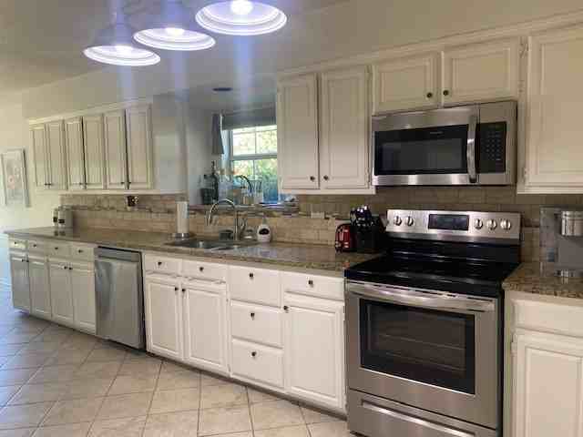 1 Round Rock Ct - Photo 3 of 4
