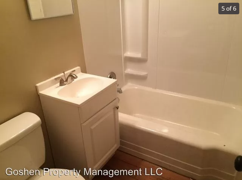 1132 N Green St - Photo 3 of 6