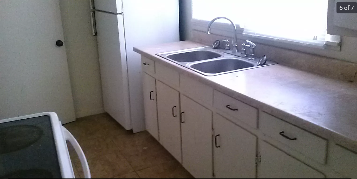 1715 E 22nd St N - Photo 2 of 5