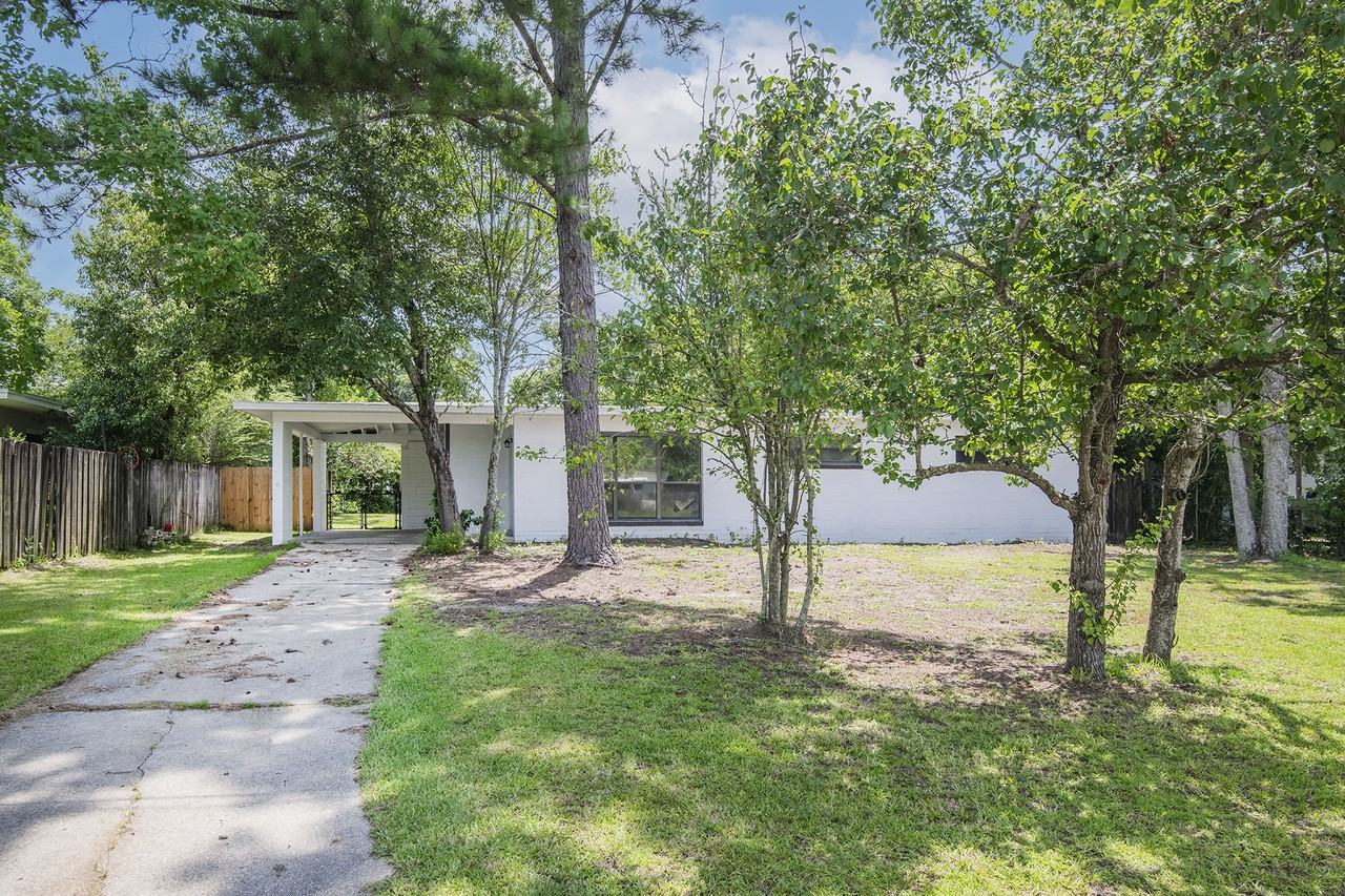 60 Stanford Rd - Photo 2 of 32