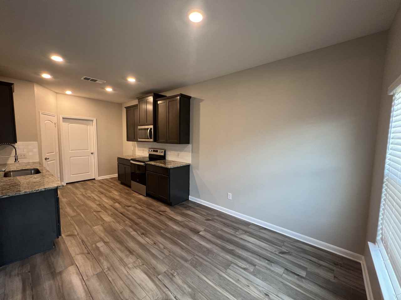 268 Honeysuckle Ln - Photo 3 of 12