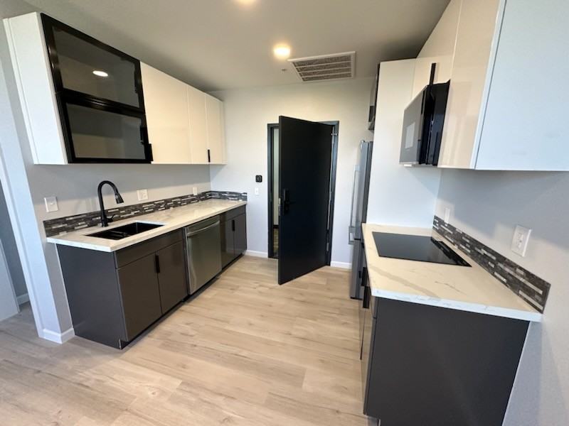 5810 E Skelly Dr - Photo 2 of 7