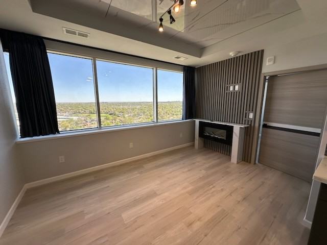 5810 E Skelly Dr - Photo 3 of 7