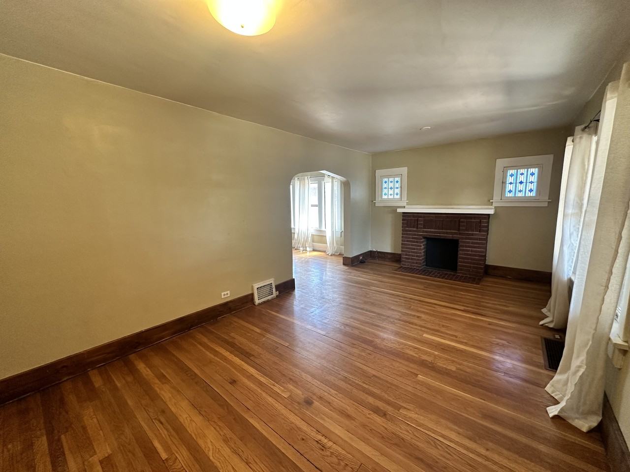 2160 S Lincoln St #NA - Photo 2 of 9