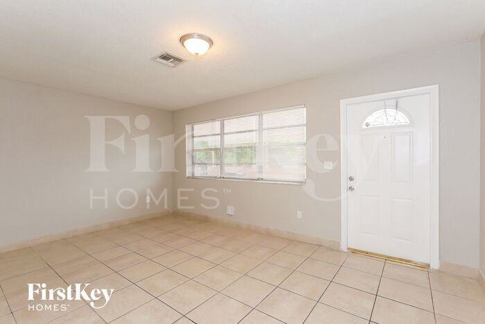 60 Ne 193rd St - Photo 2 of 15