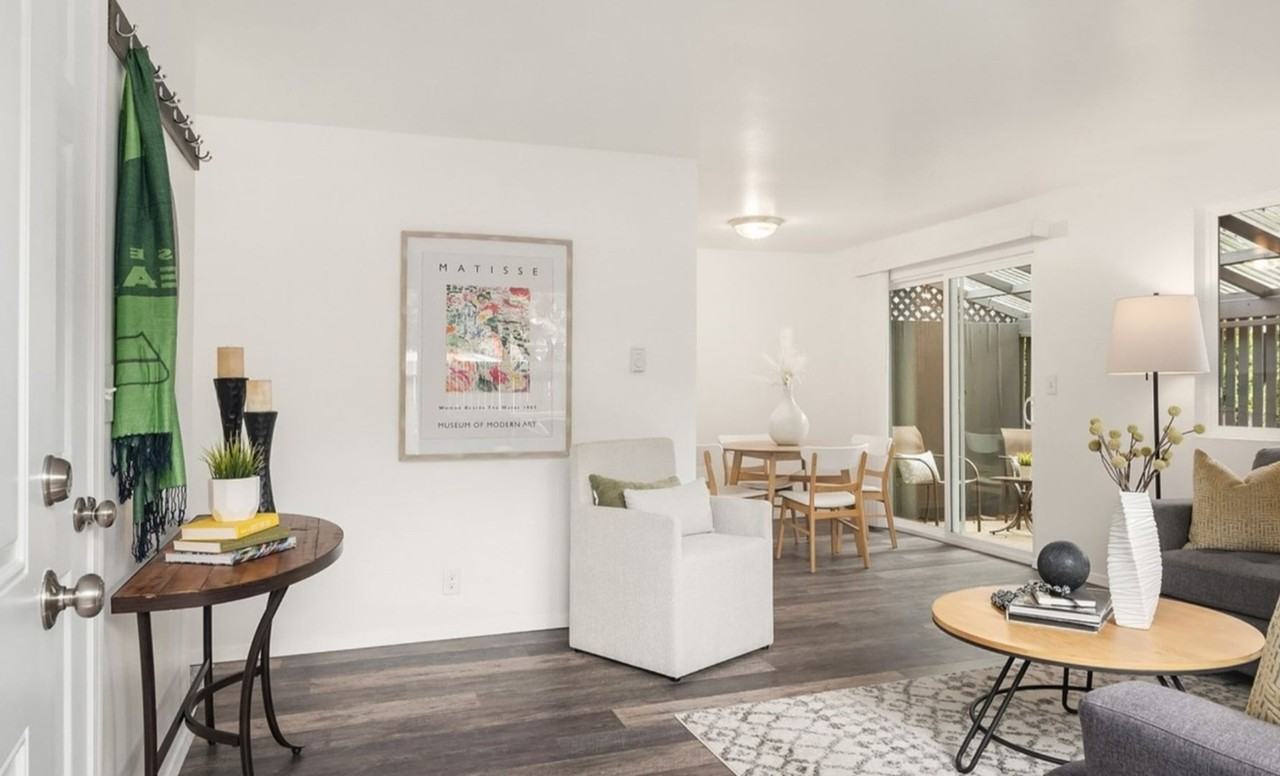 260 Rainier Blvd N - Photo 2 of 14