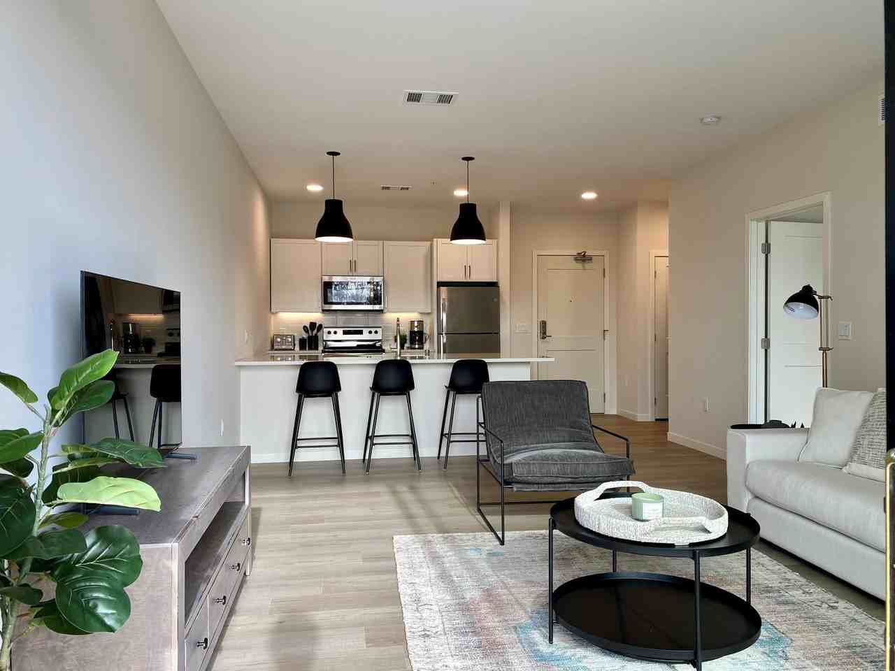 Lakeshore Ridge Apartrments - Photo 5 of 50