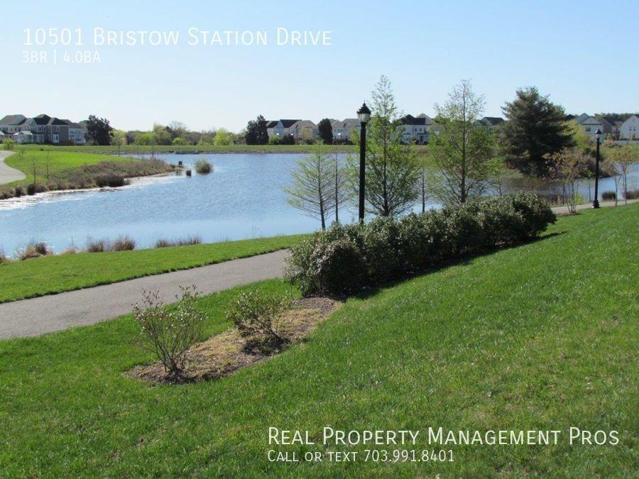 10501 Bristow Station Dr - Photo 2 of 38