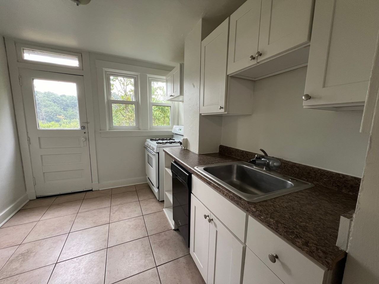 1940 Antietam St - Photo 2 of 13