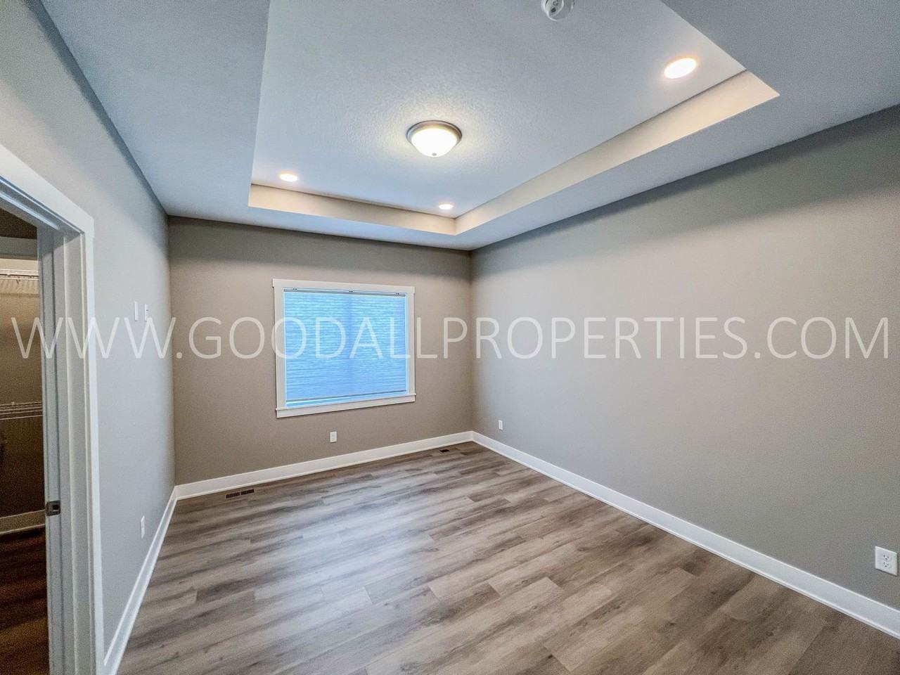 320 Nw Morgan Ct - Photo 7 of 16