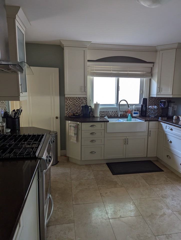 12 Avenue Road - Photo 2 of 18