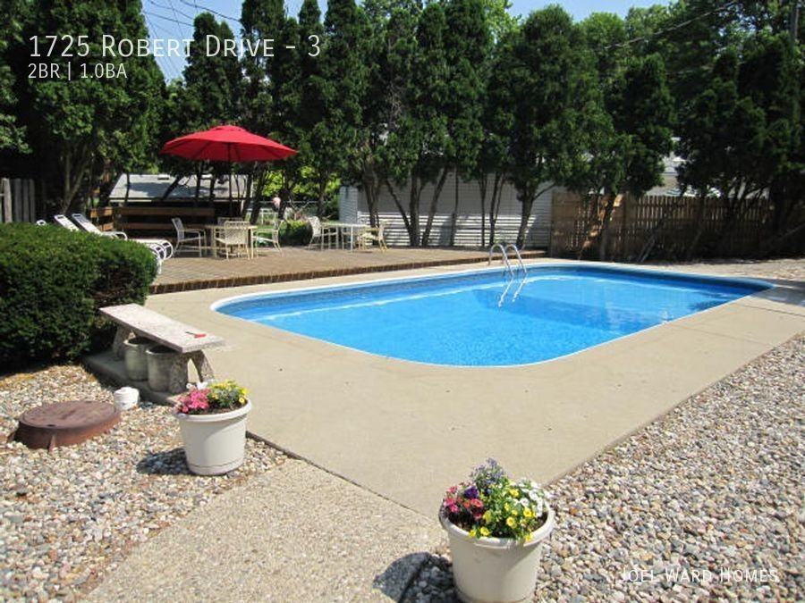 1725 Robert Dr #3 - Photo 3 of 11