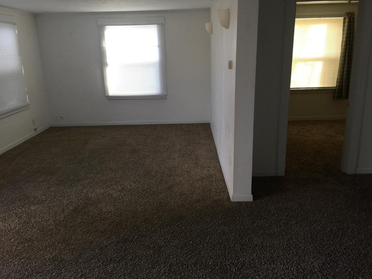 936 1/2 Newtown St - Photo 3 of 6