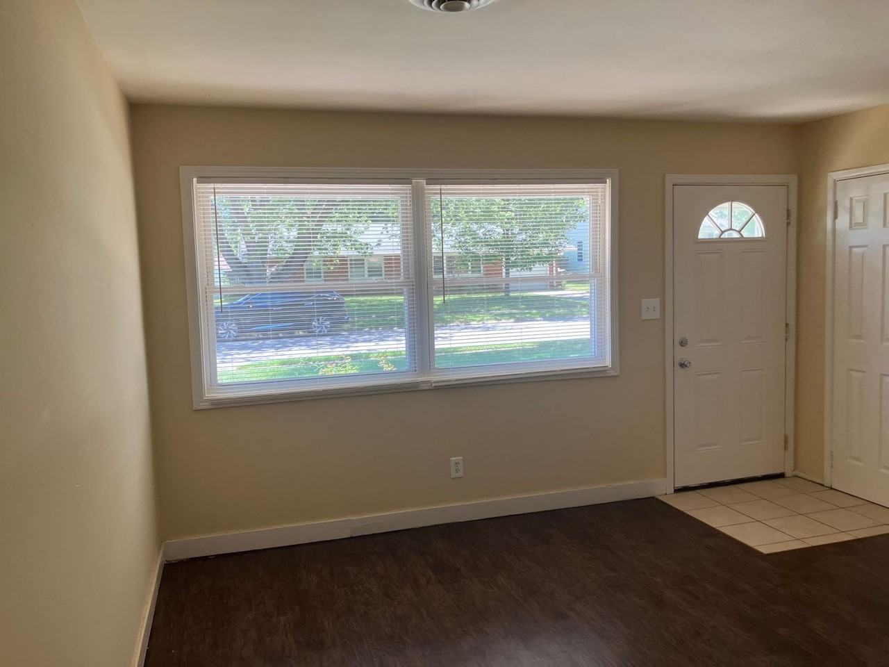 312 Lang Ct - Photo 3 of 8