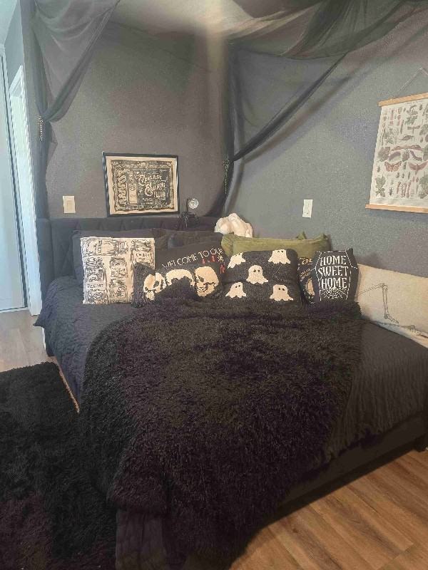 8803 Holbrook St - Photo 2 of 7