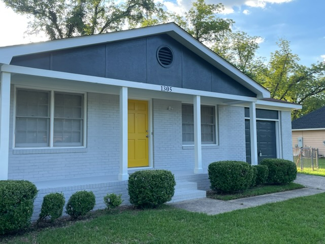 1305 Pinehurst Dr - Photo 2 of 23