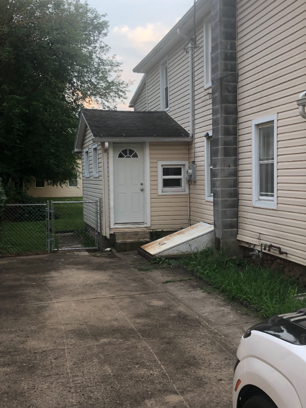 114 Mechanic St - Photo 3 of 24