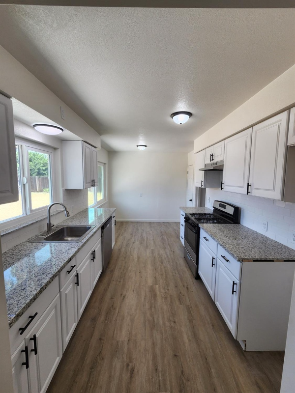 8721 11th St - Photo 2 of 20