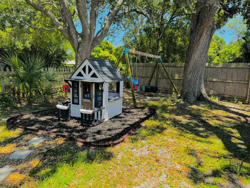 768 John Carroll Ln - Photo 3 of 14