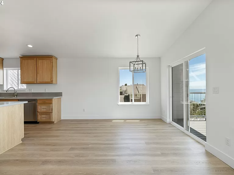 120 Reeder St - Photo 3 of 17