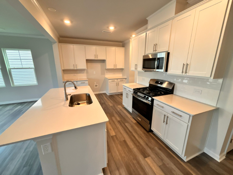 107 Yellow Iris Dr - Photo 5 of 19