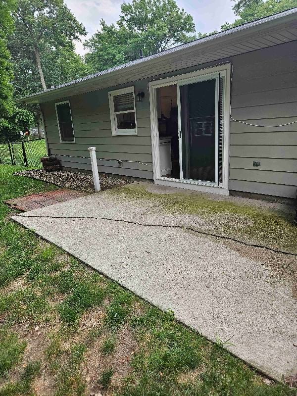 25621 Thelmadale Dr - Photo 3 of 10