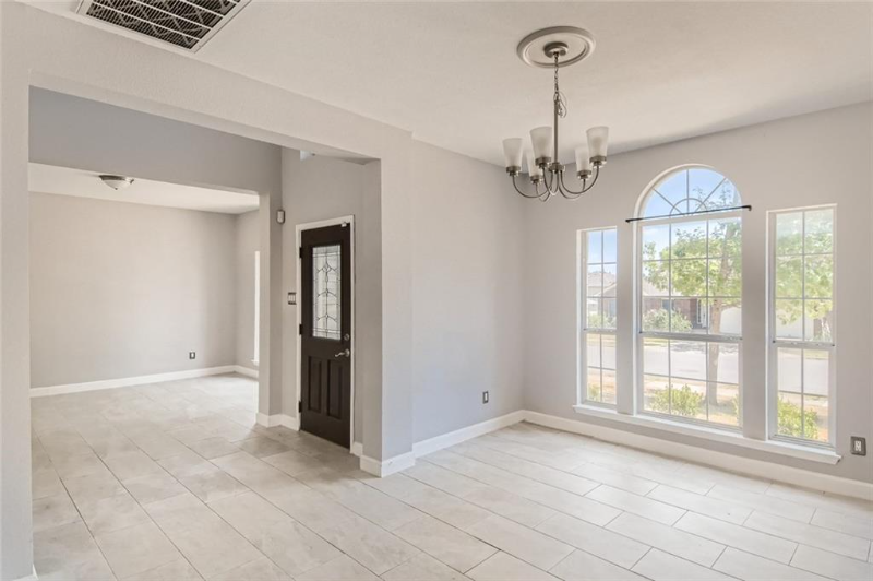 1420 Quicksilver Cir - Photo 4 of 20