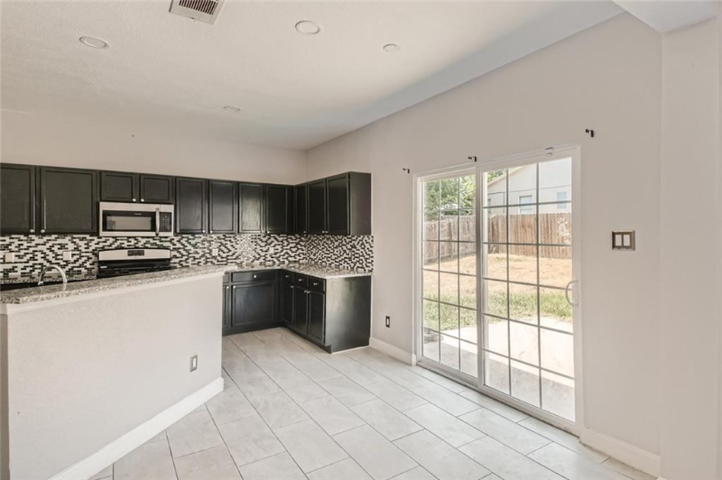 1420 Quicksilver Cir - Photo 6 of 20