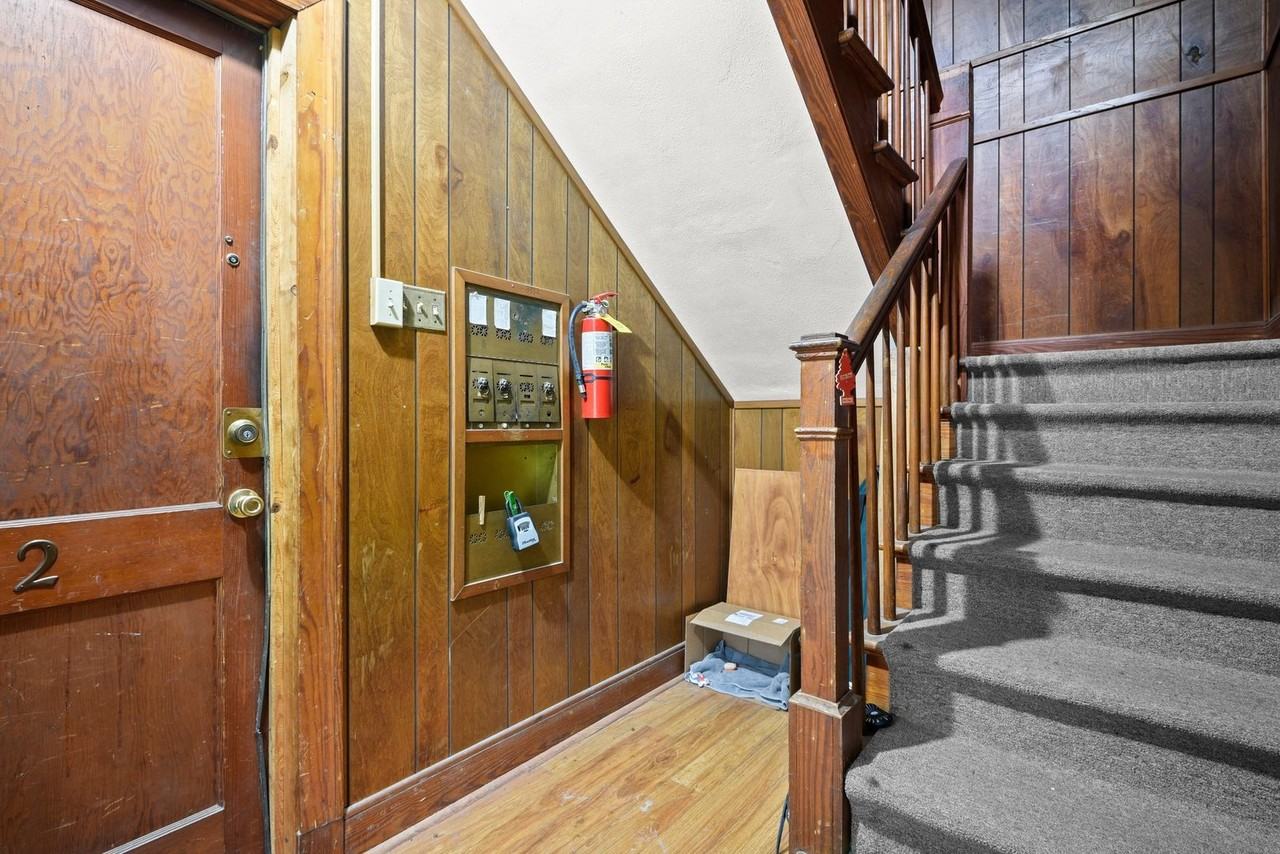 3332 Carol Dr - Photo 4 of 12