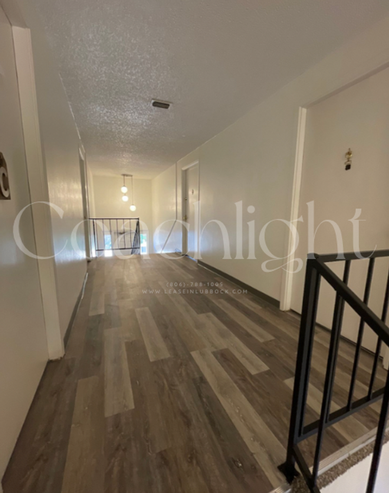 Coachlight Apartments - Photo 3 of 21