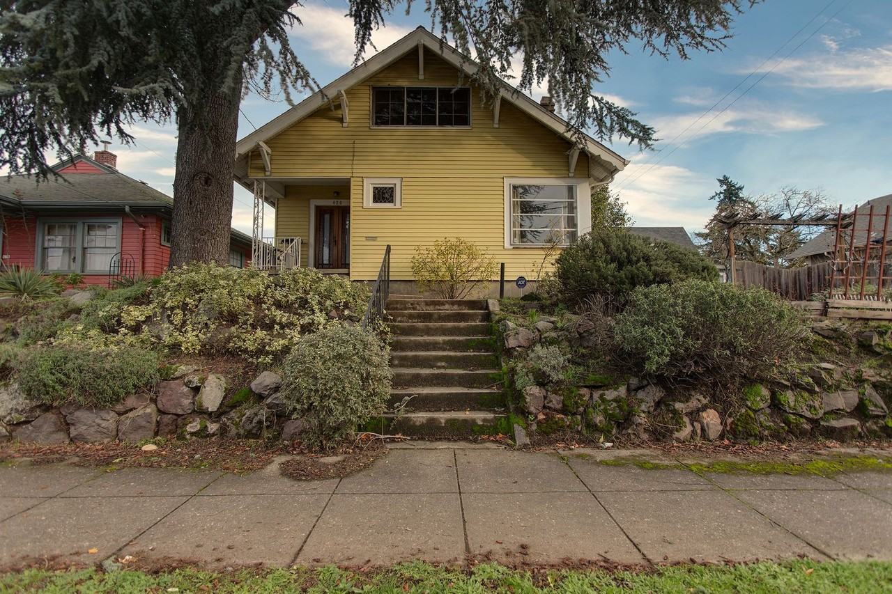 420 Ne 66th Ave - Photo 2 of 24