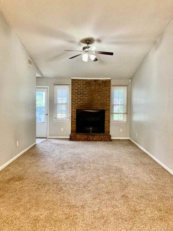 407 Cedar Creek Dr - Photo 2 of 9