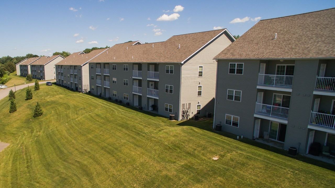 Shadow Pines - Photo 2 of 15