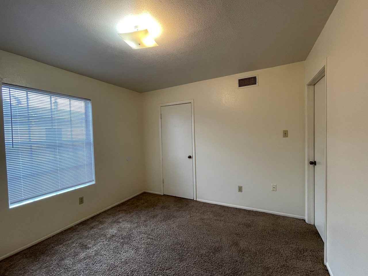 8840 Glen Meadow Ln - Photo 5 of 6