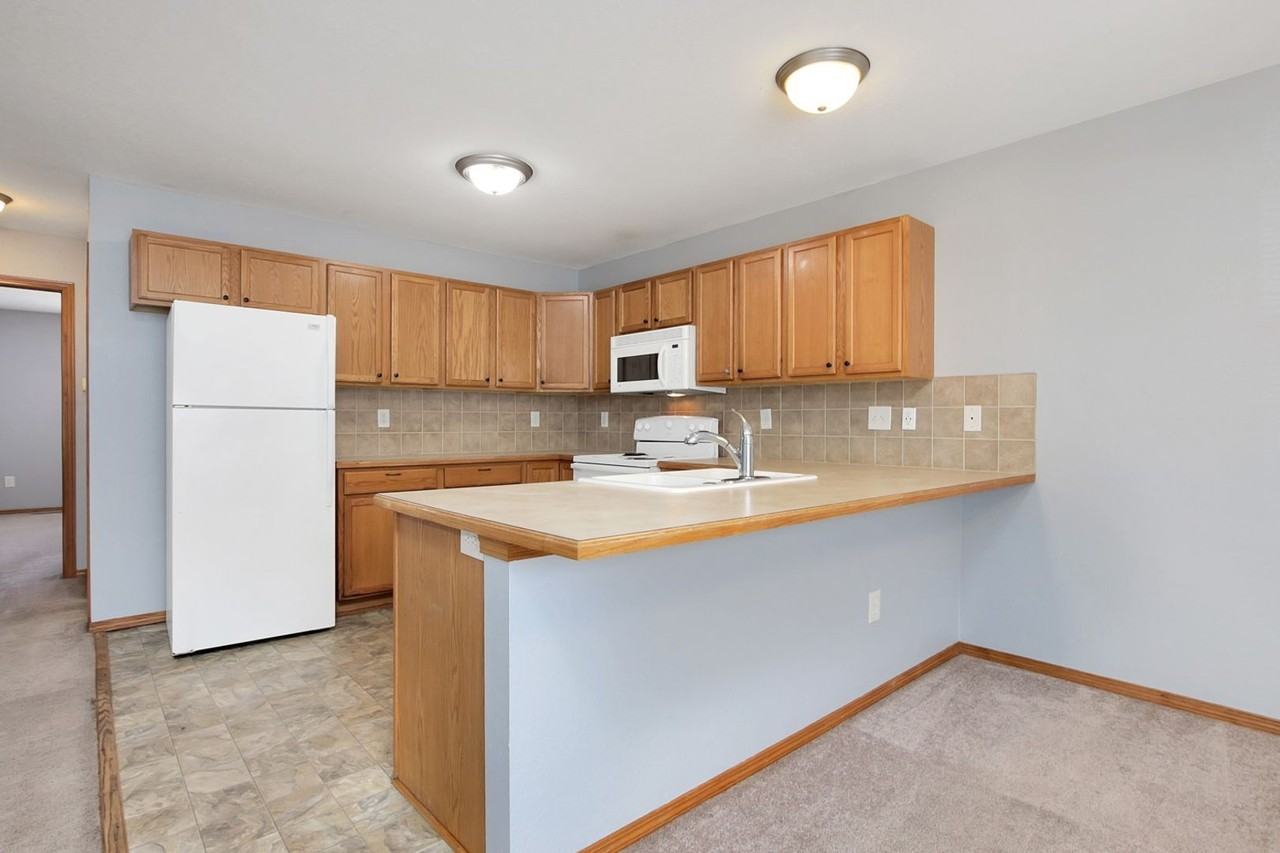 1126 Country Club Ln - Photo 7 of 25