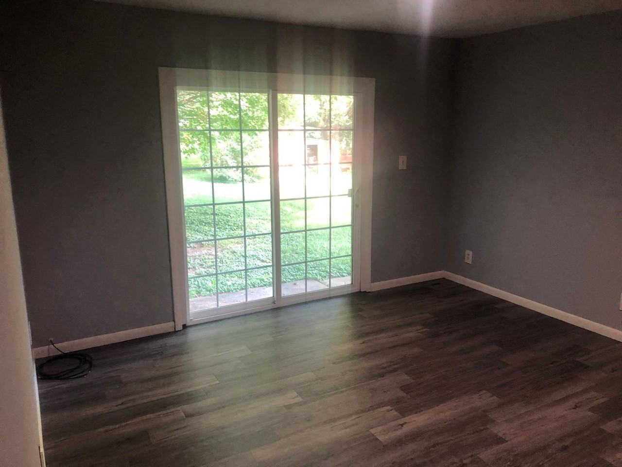 315 Elmwood St - Photo 2 of 7