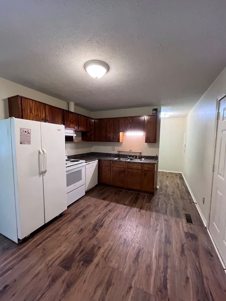 16180 Appaloosa Ct - Photo 2 of 6