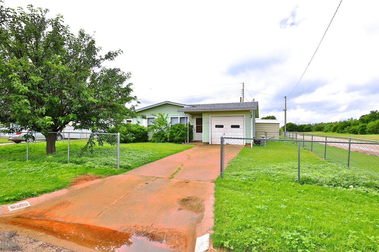 5489 Encino Rd - Photo 3 of 33