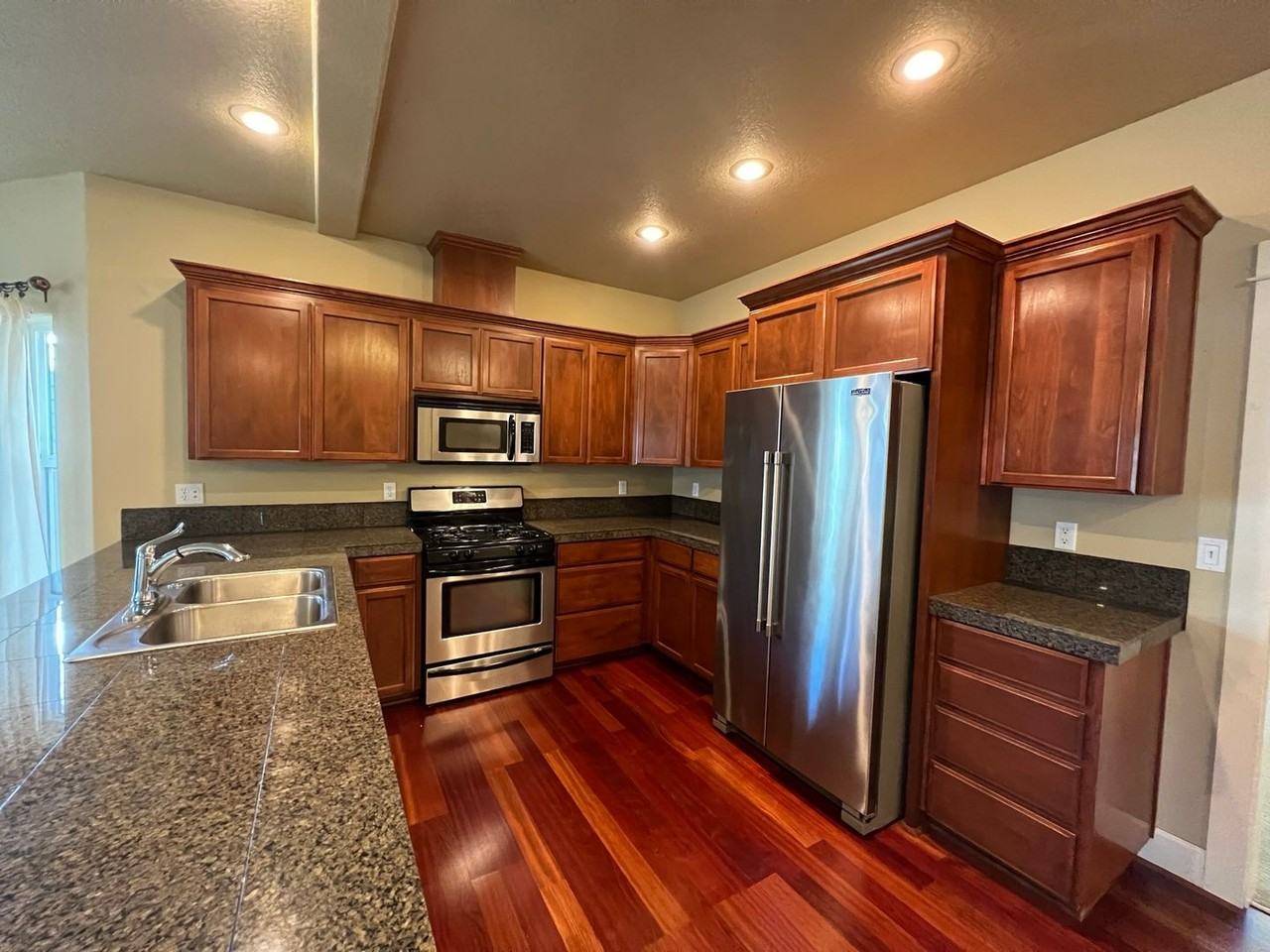 3016 Hazel Ave - Photo 3 of 13