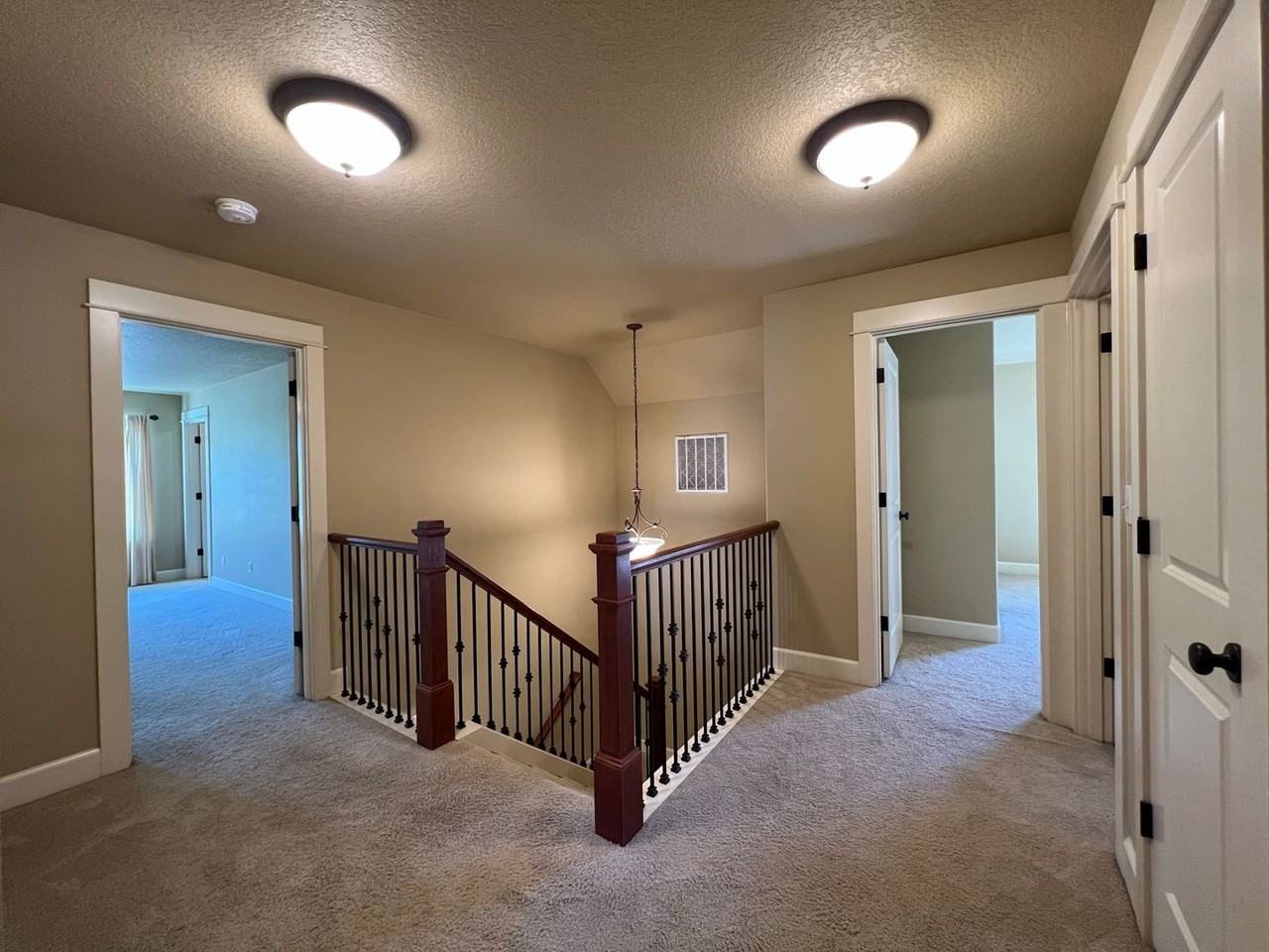 3016 Hazel Ave - Photo 4 of 13