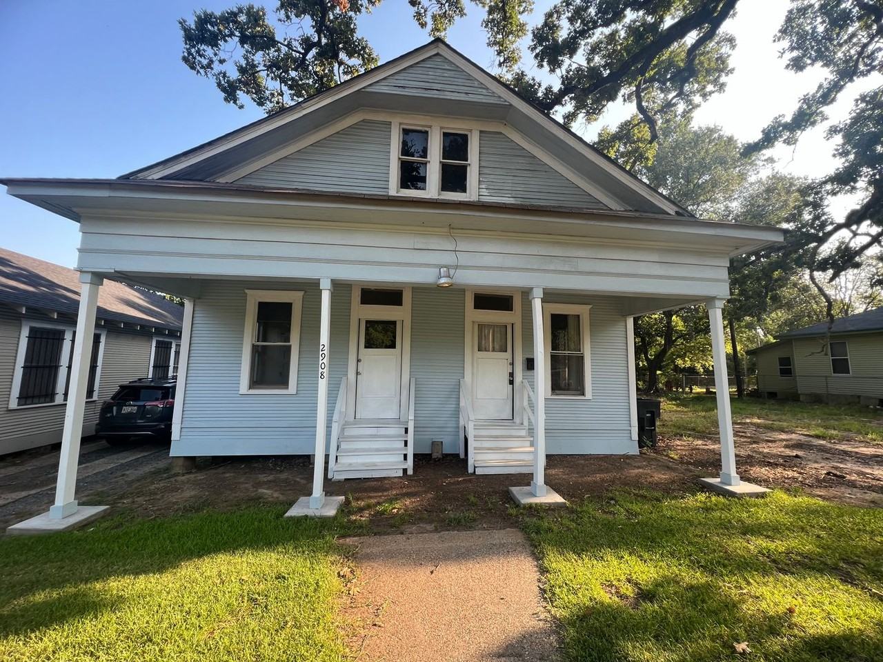 2908 Hardy St - Photo 2 of 11