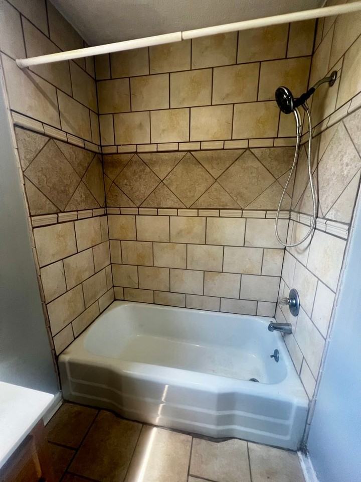 413 E Madison St - Photo 5 of 8