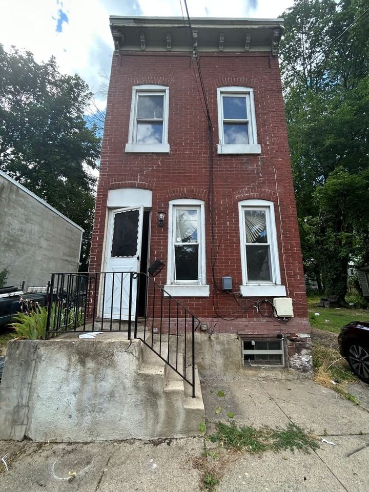 11 Hayes Ave - Photo 3 of 37