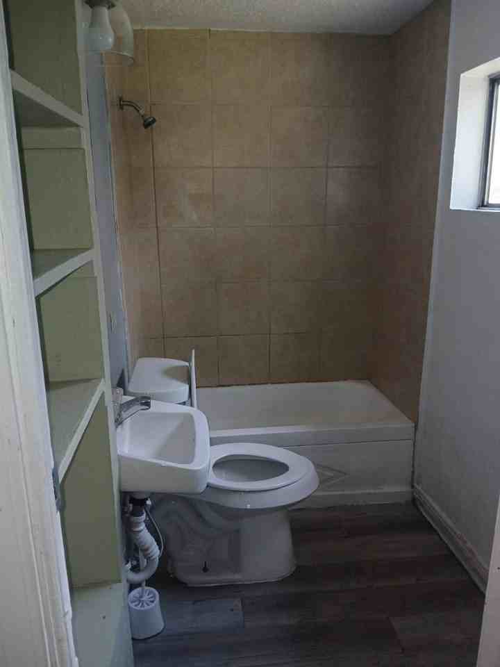 1417 NW Taft - Photo 6 of 15