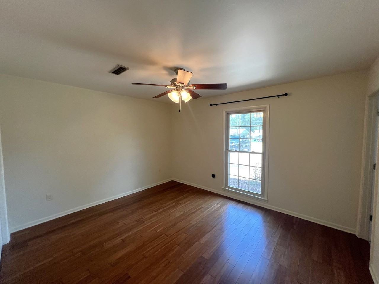 204 Heritage Blvd - Photo 6 of 12