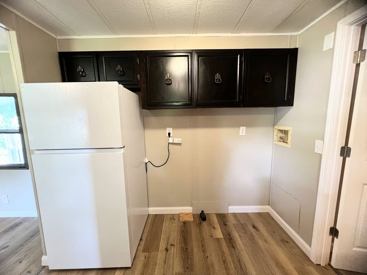 20891 Hampton Dr - Photo 3 of 13